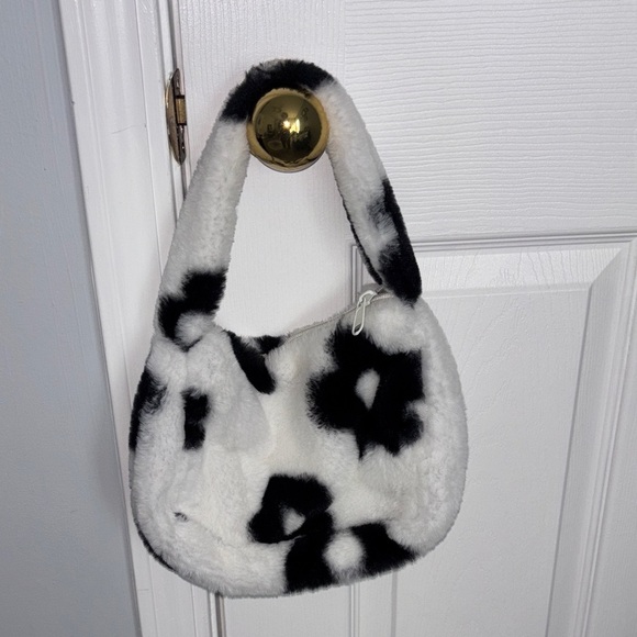 no brand Other - Black and white faux fur shoulder bag